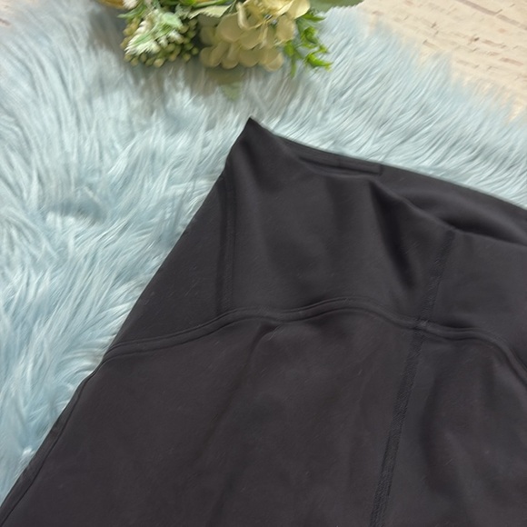 Lululemon InStill High Rise Tight 25” in Black Graphite Sz 6 - Picture 4 of 9